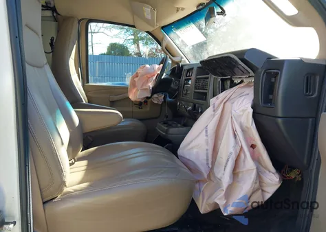 2021 Chevrolet Express Cargo Rwd 2500 Regular Wheelbase Wt из США, поврежденный, VIN 1GCWGAFP9M1310700